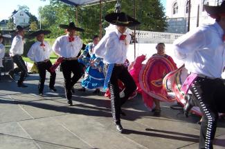 Mexican dancers with sombrero hats