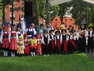 Peruvian dance group